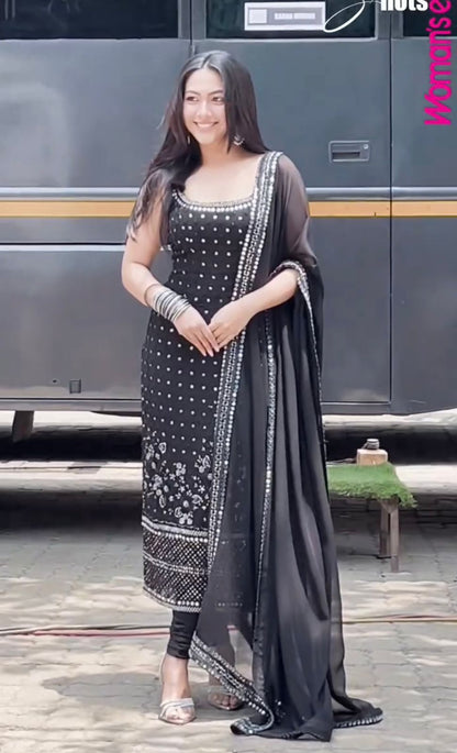 New Beautiful  Patiyala Style Suit With Dupatta