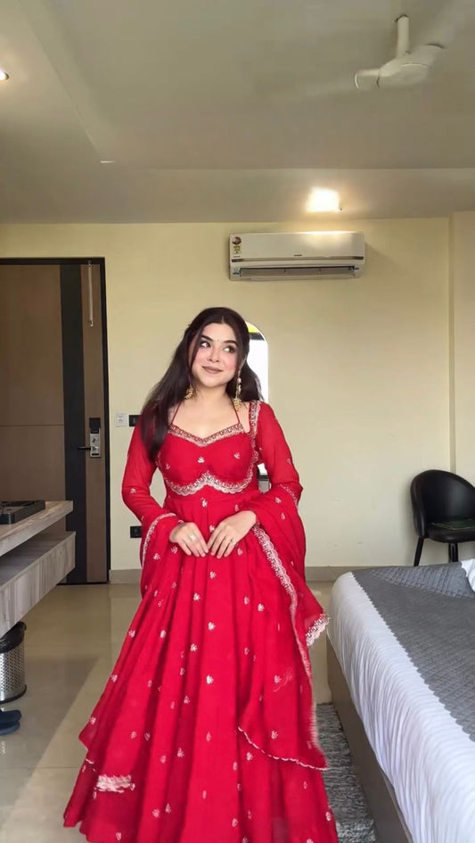 New Beautiful Gown Suit With Dupatta