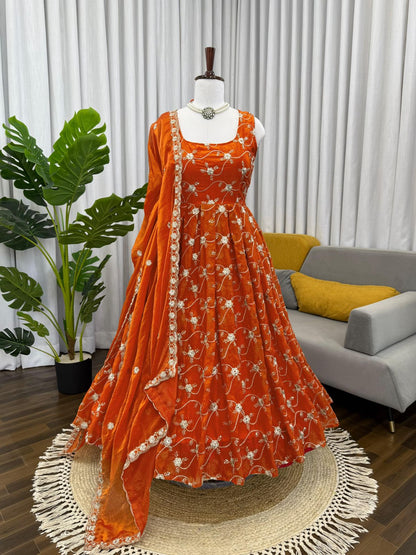 New Beautiful Heavy Anarkali Suit